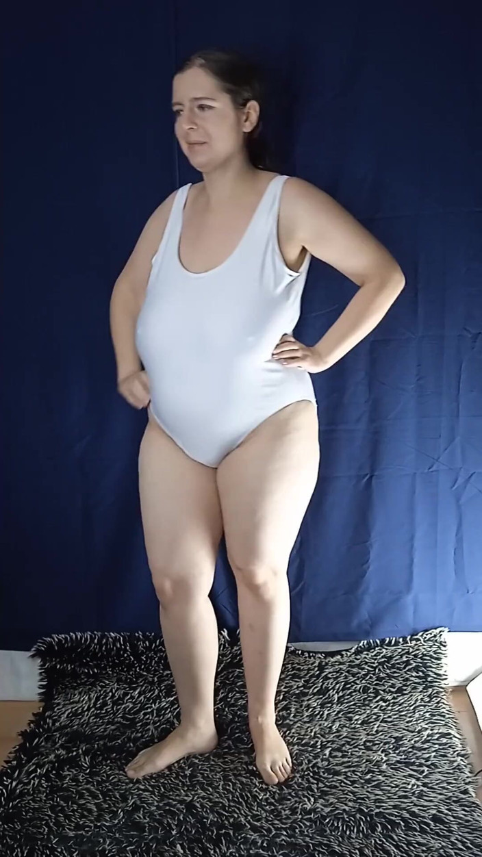 Lena Rose: Büyük beden kadın için daha fazla tek parça mayo