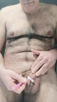 Ich rasiere meinen schwanz und sie seifen meine kapelle und dann einen guten handjob