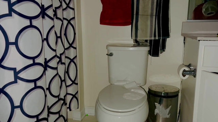 Young uncut Russian: Birini ovuyor.