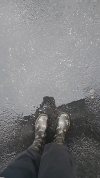 Juego de lluvia en botas