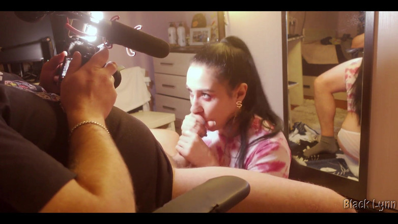 YSP Studio: BTS - 見事なチンポ吸盤ブラックリンからの電子タバコとフェラチオ