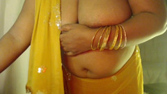 HotGirl21: Chica con sujetador caliente, sexy prensa de tetas