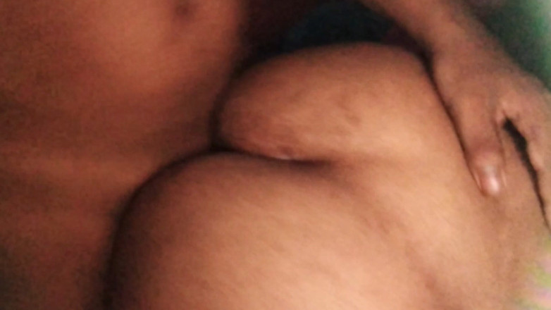 Boneshaker: Une fille de 18 ans baise ma copine bangladaise sexy