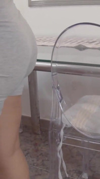 Doamna nașă Fina o prezintă pe nepoata ei pentru Cris Angelo, iar țâțele ei sunt supte tare și futute