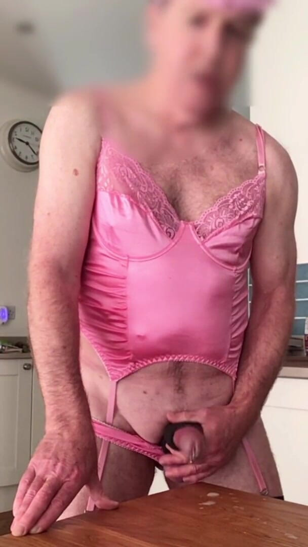 Bellhead: Pink seru satu menit