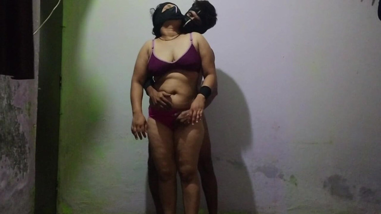 bisex321: Gorąca cipka Siyani Przyrodnia siostra orgazm