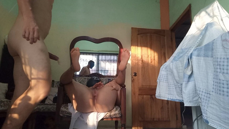 Martin13: Ibu tiri menunggang batang saya dengan sengit, kemudian dia meletakkan...