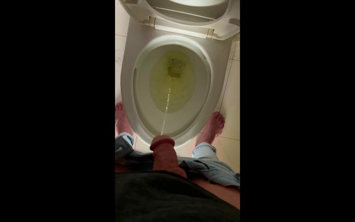 Naughty Boy Blake: Sexy Feet Show and a Piss