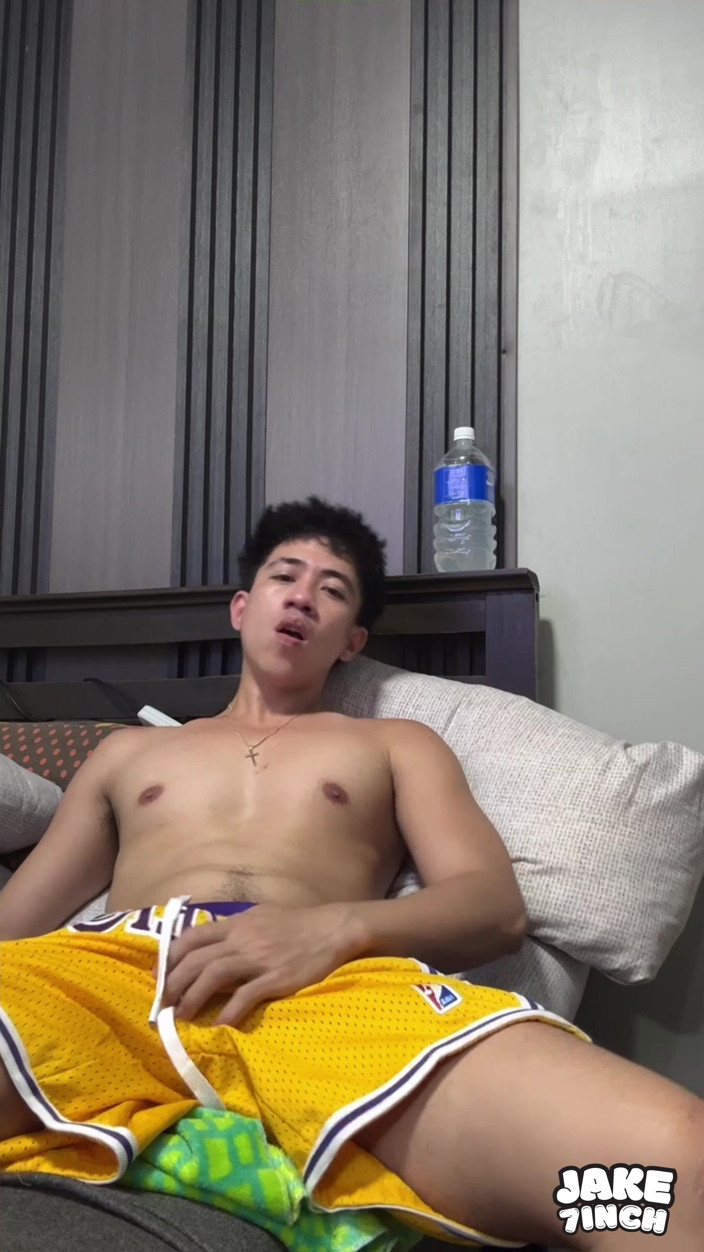 Jake7inch: I Got Horny Before Going to Bed