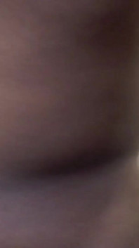 Una milf bionda con tette piccole vuole essere scopata da bbc come una zappa