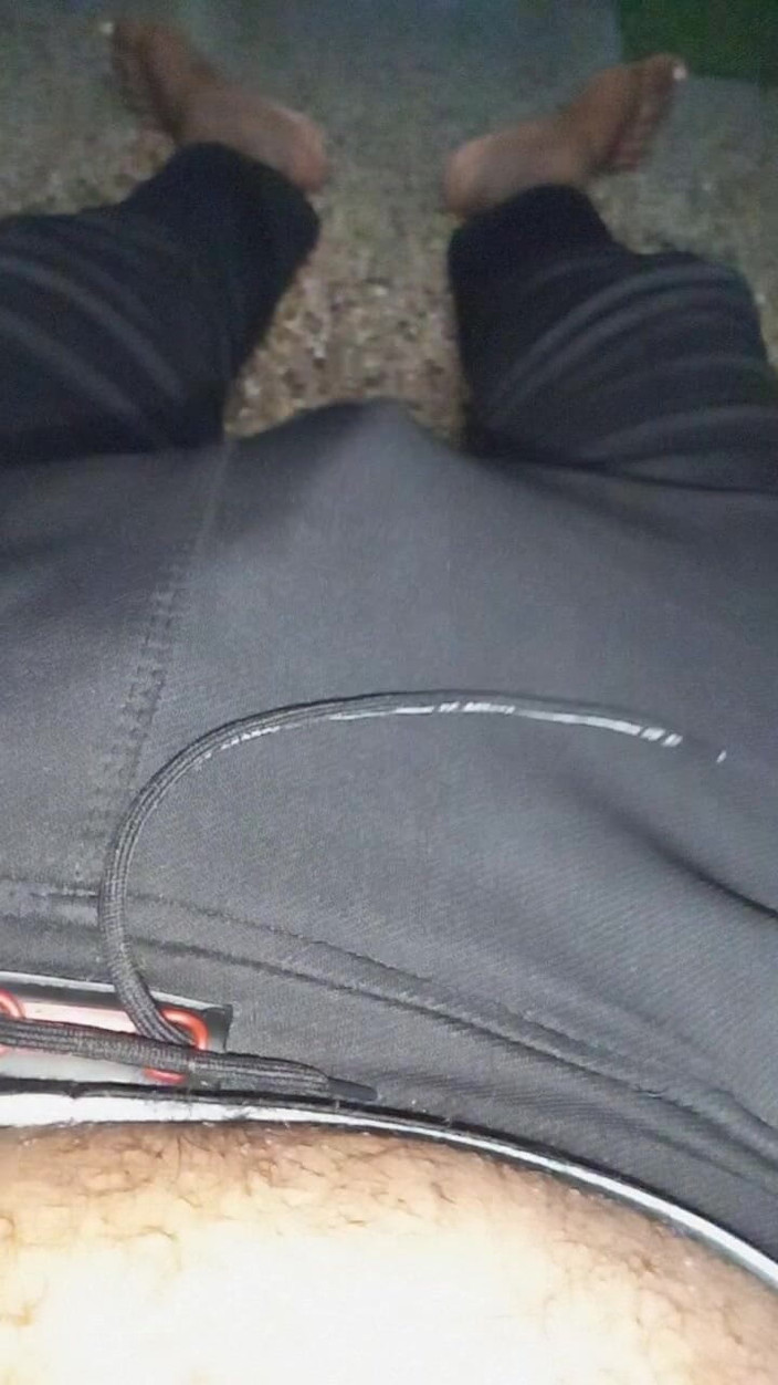 Sweet Indian cock: मेरी पत्नी घर में मेरे लंड को हाथों से मजा देती है