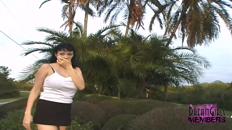 Dream Girls: Pisciare e mostrarsi con Kasey