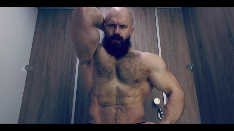 Mister Stone: Respiración dura, olor a la musculina, venas y músculos abultamientos