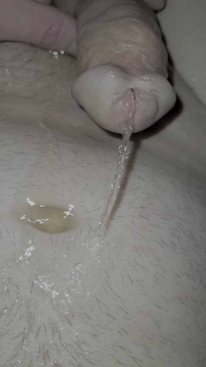 On Cloud 999: Kencing Mandi Sepuluh Di Bellybutton