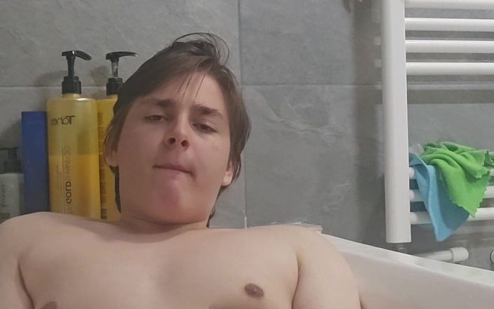 DustinSS7: Chubby Boy Jerking off in Bathtub