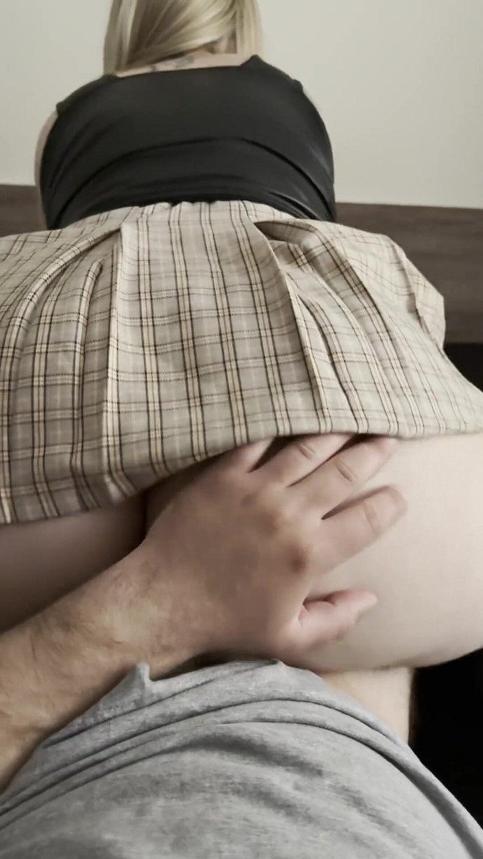 Christy X Taylor: Hete milf vindt het heerlijk als ik op haar gezicht...