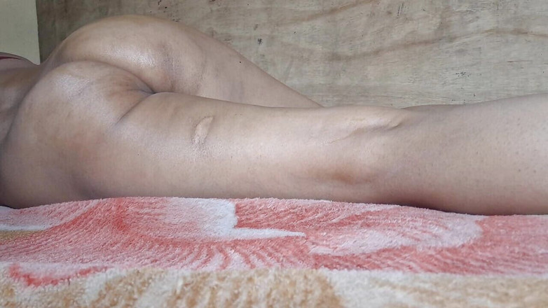 hot suman: Bhabhi dostala zadek masírovaný olejem a švagr viděl díru bhabhiho zadku