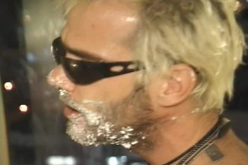 Tight little babes: Blonďatá děvka má fetiš drsný sex se svou nejlepší kamarádkou