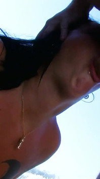 Sexy milf Lynn follada en la playa por un extraño con una gran polla