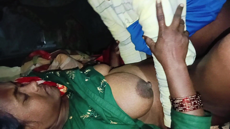 Ghazipur Uttar: Вирусное видео дези, хинди бхабхи обожает горячие и