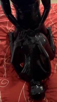 Làm cho con đĩ cao su của tôi ảm đạm, phần 2 - alex latex