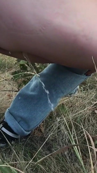 Sexo al aire libre después de mear