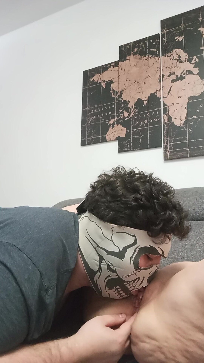 LaChasseuse: Dibangunkan oleh adik ipar saya