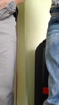 Já a moje zralá macecha masturbuji v džínách