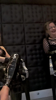 Sheela Sinner & Monika Schmidt Sph Obciąganie instrukcja plucie jedzenie miażdżące bootworship werbalne upokorzenie część 2