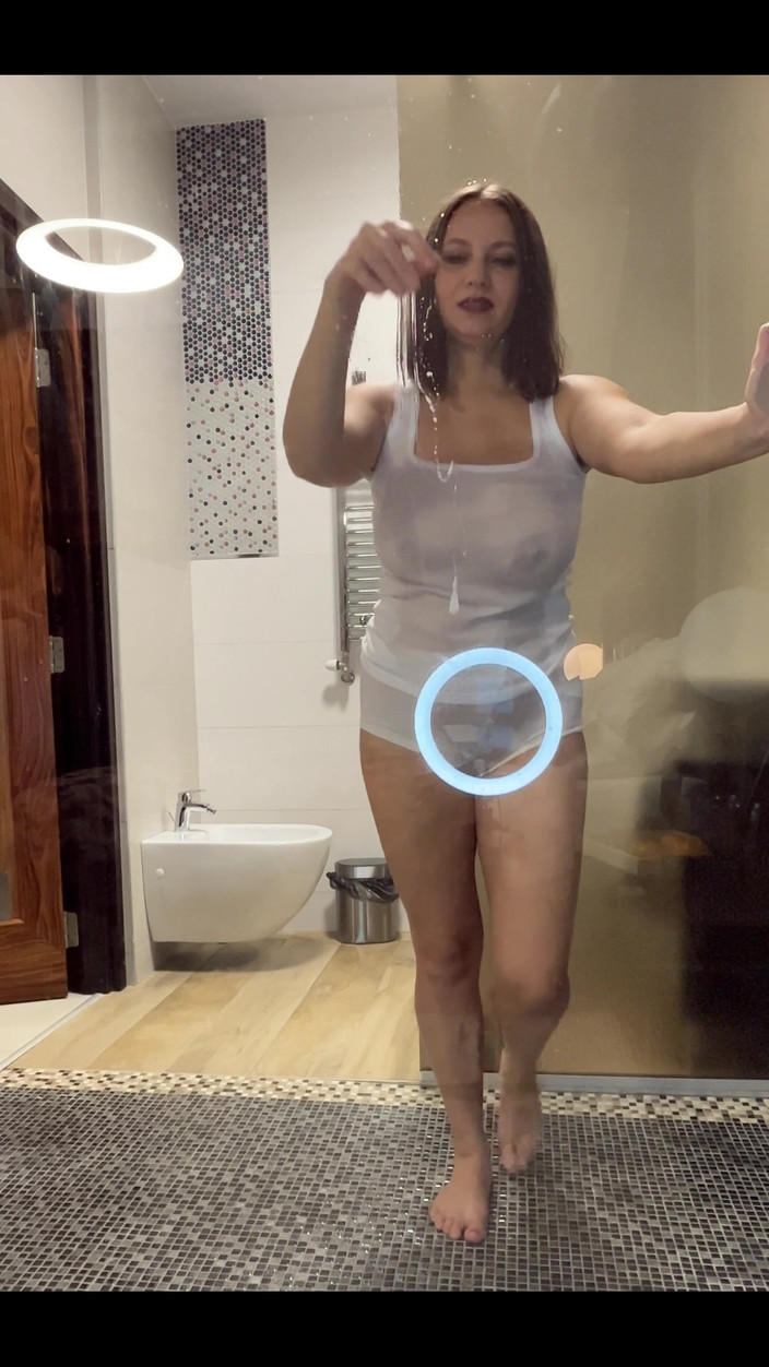 Crypto Mommy: こっそり見られていると興奮してしまいます