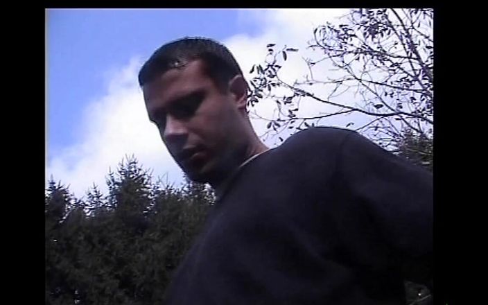 Absolute BDSM films - The original: Писяюча блондинка має гарячий вінтажний трах на відкритому повітрі