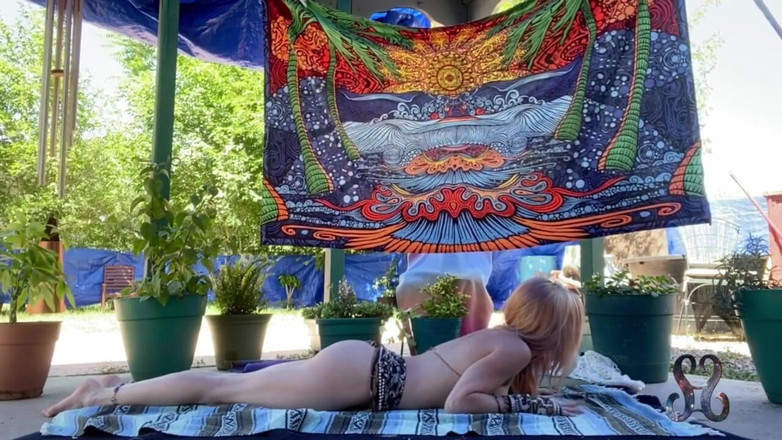 Serene Siren: Serene - yoga în aer liber în aer liber duce la un orgasm...