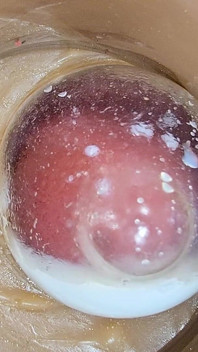 Muncratlah di dalamku berulang kali! Kamera di dalam creampie kondom pov
