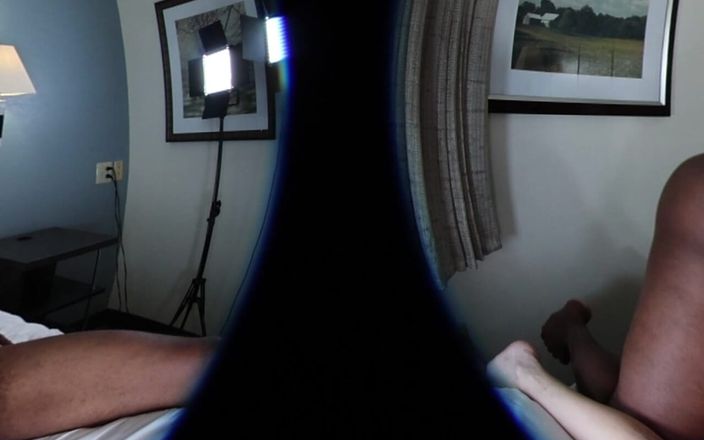 Star Power VR: La matura bionda bridgette daniels prende due bbc in frizzante...