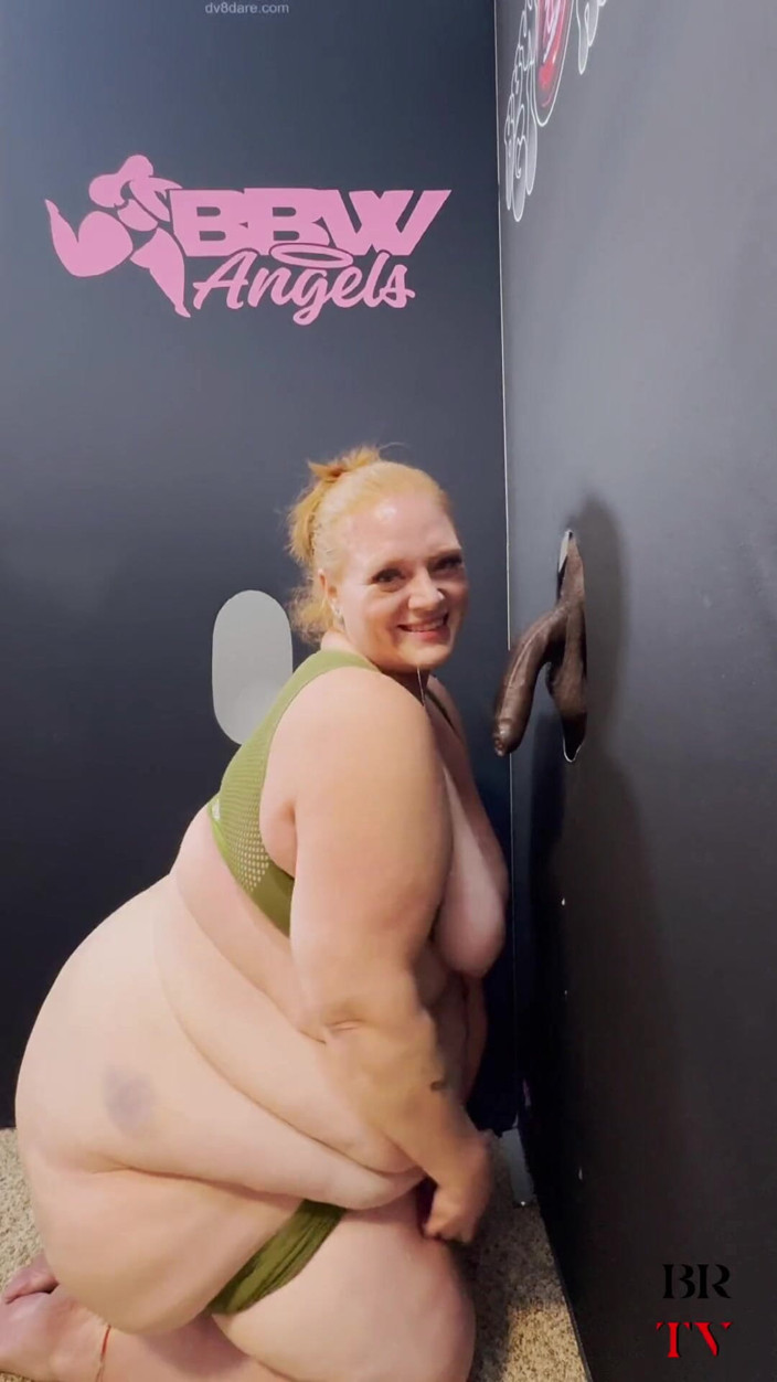 Blvck Rose TV: SSBBW Julie Ginger Gets Facial From Stranger at Gloryhole