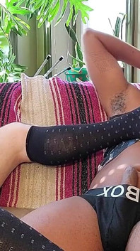 Foot Fetish! Kennie Jai Jerks off on Bear Feet!
