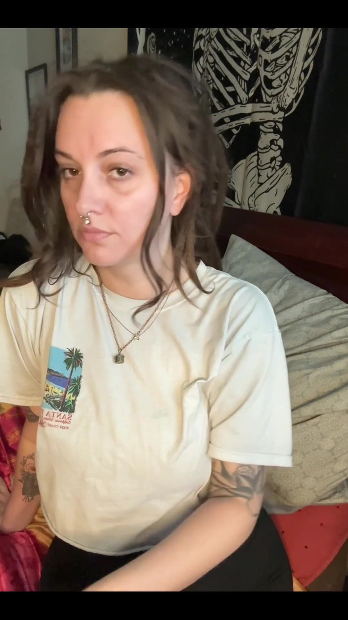 Chery Trees: Sex virtual cu fumat, călărire cu vedere la persoana 1 și bale...