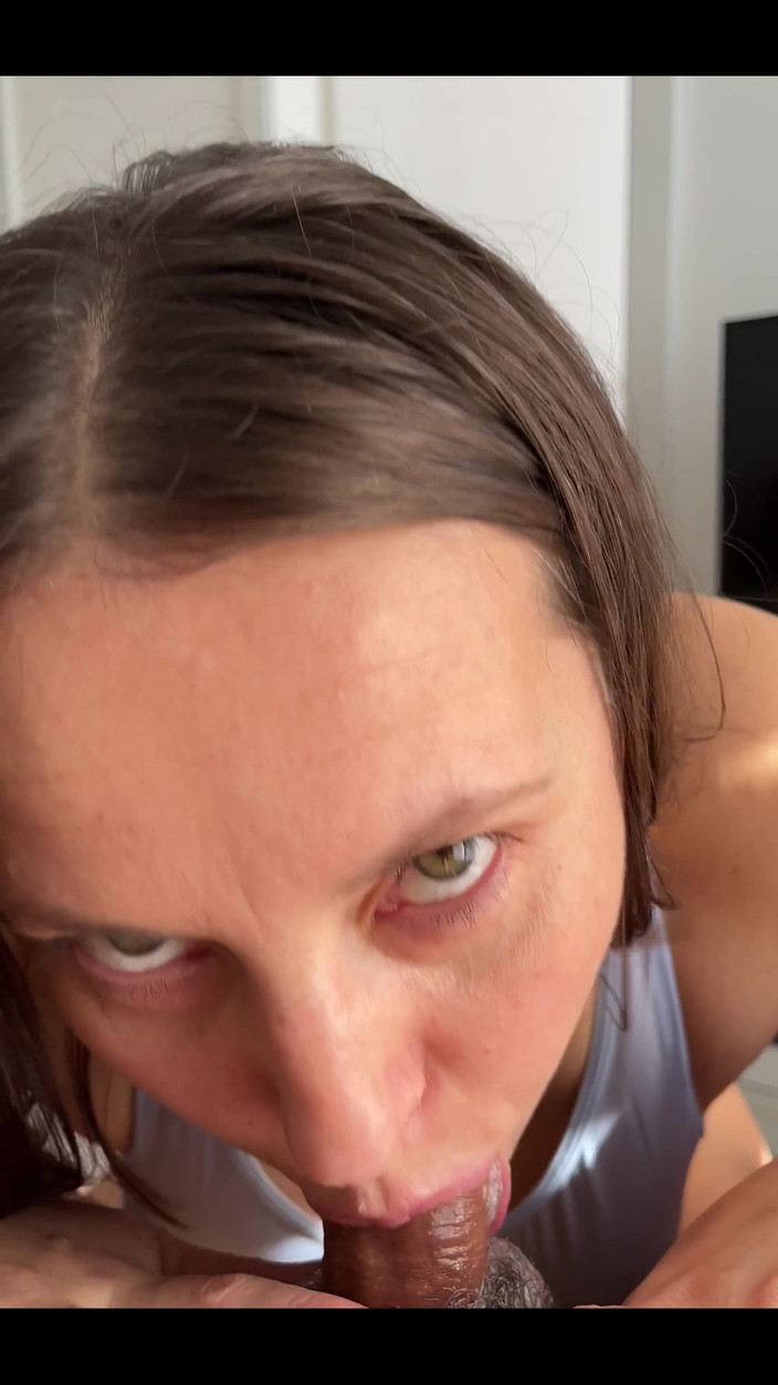 Crypto Mommy: 当你见过的她做爱时，看看她可爱的脸和她的扭扭？