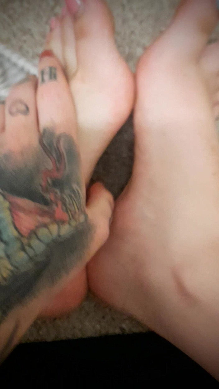 Yourfavecumslut: Recensione / piedi / calzini da allenatore sudato bianco