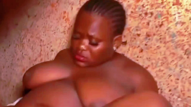 Jacksontv1: きつい膣のきれいな尻のセックス、メカニックのビッグ・ディックマンとのセックス
