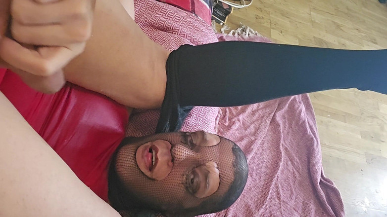Bound_Sissy: 계집애는 오줌을 싸고 얼굴을 흔든다