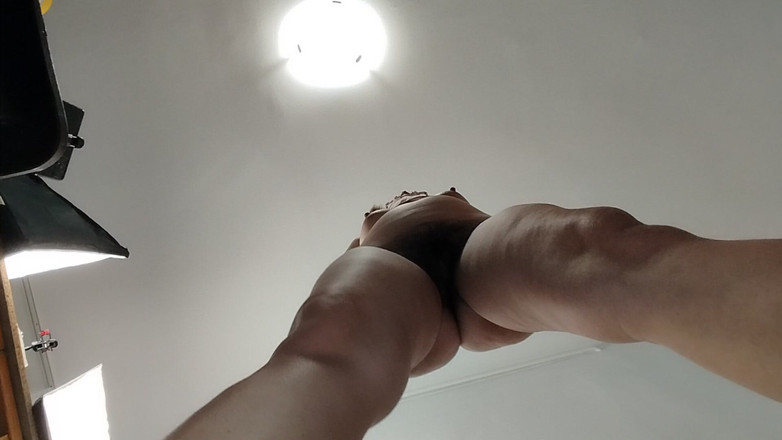 Amateur_MS: Amatorska żona masturbuje się palcami w cipce aż do orgazmu.