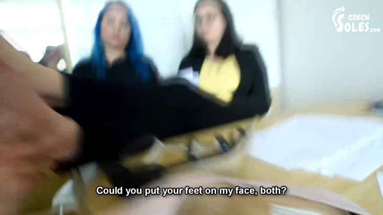 Czech Soles - foot fetish content: Menyembah dua kaki agen asuransi yang luar biasa dengan banyak...