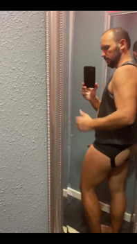 Guarda anche il mio nuovo vestito per mal!