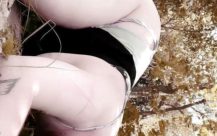 King Of Crossdress: Plage dangereuse posant près des gens 4 u