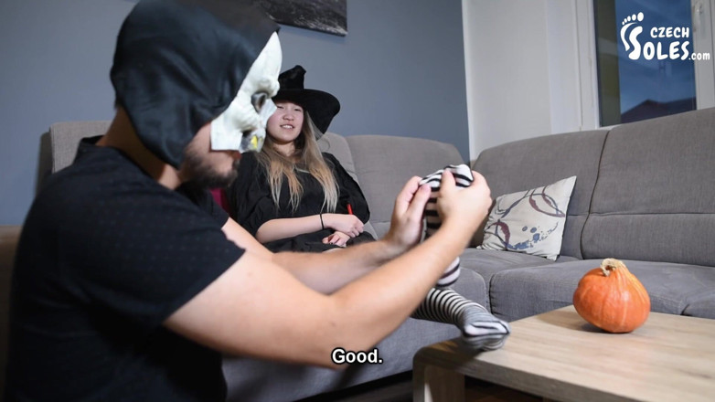 Czech Soles - foot fetish content: Halloween-nacht magische fußanbetung (speziell)