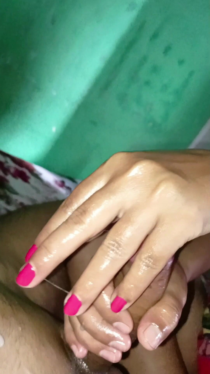 Nepali Closeup: Creampie, branlette et éjaculation avec la femme d’un ami