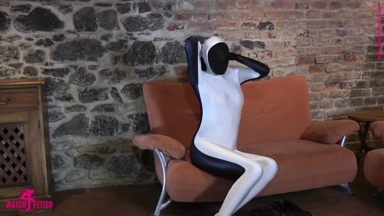 ZentaiDolls: Bare skin in tight spandex