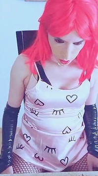 Tammysissy não consegue parar de se tocar