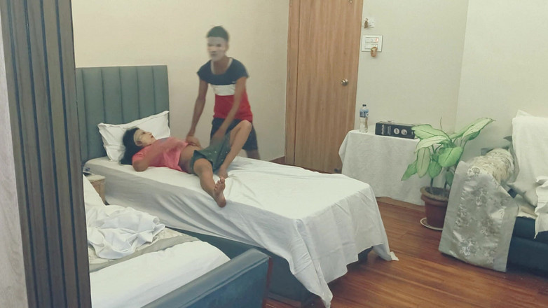 Queen7895: होटल सेक्स में देसी भाभी